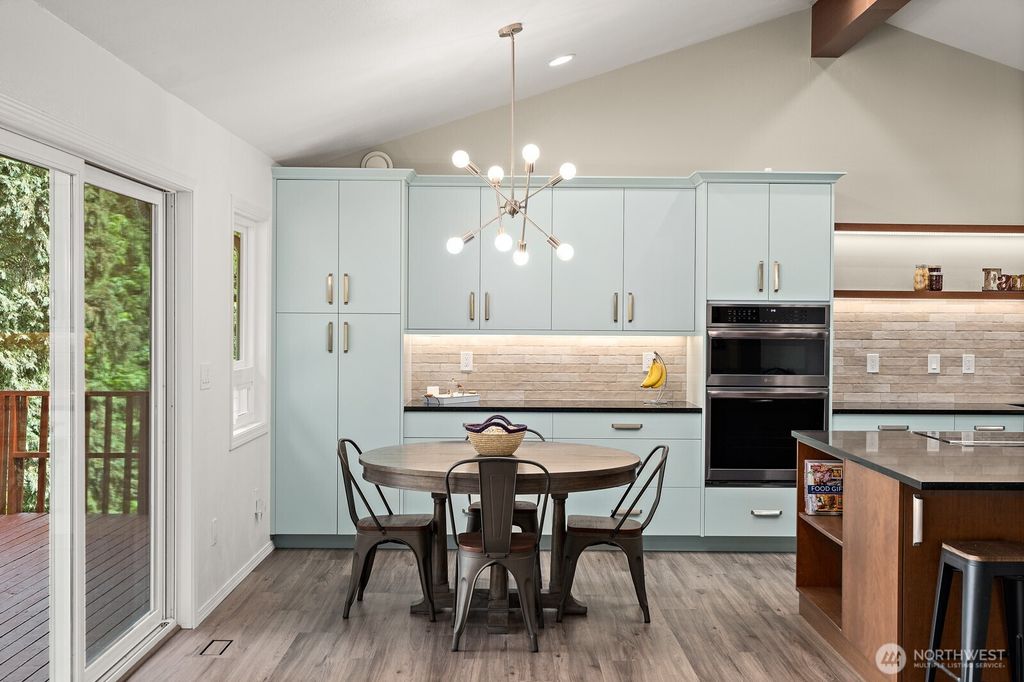 Photo of 5300 235th Avenue SE, Issaquah, WA 98029 (MLS # 2523946)