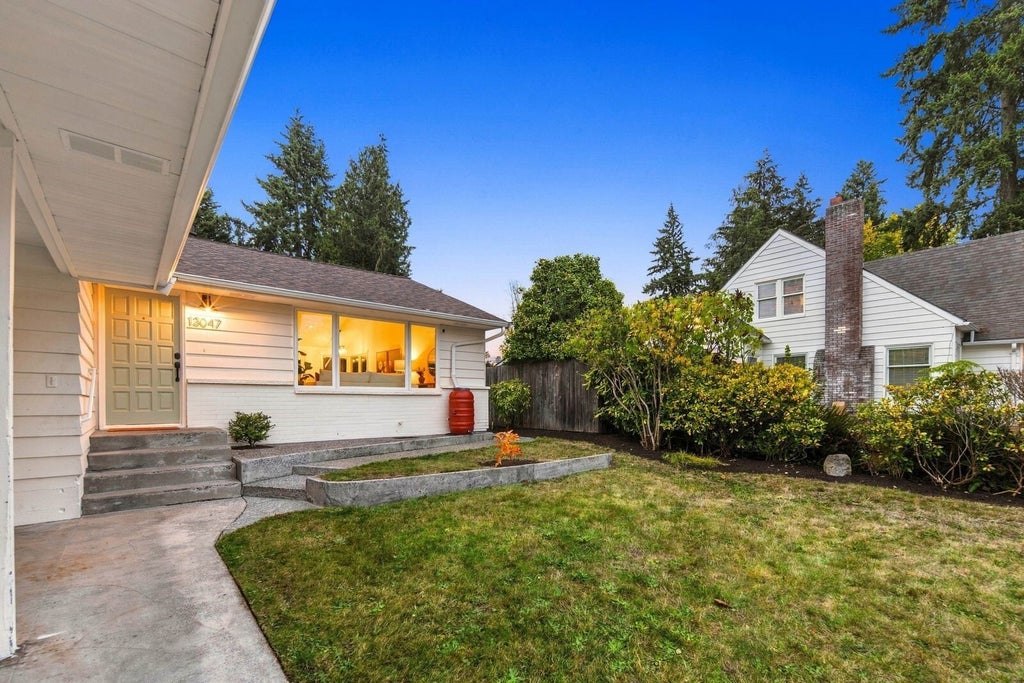 Photo of 13047 31st Avenue NE, Seattle, WA 98125 (MLS # 2596032)