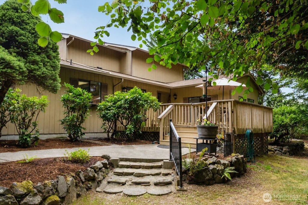 Photo of 9215 96th Street NW, Gig Harbor, WA 98332 (MLS # 2575819)