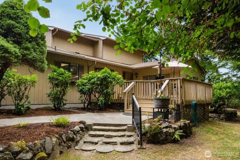 Photo of 9215 96th Street NW, Gig Harbor, WA 98332 (MLS # 2575819)