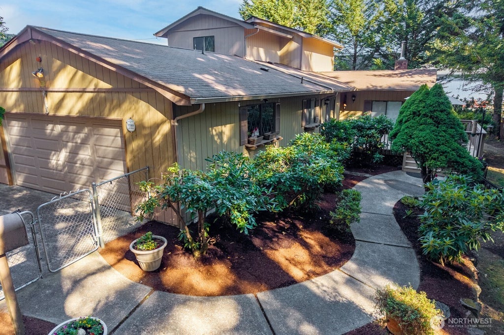 Photo of 9215 96th Street NW, Gig Harbor, WA 98332 (MLS # 2575819)