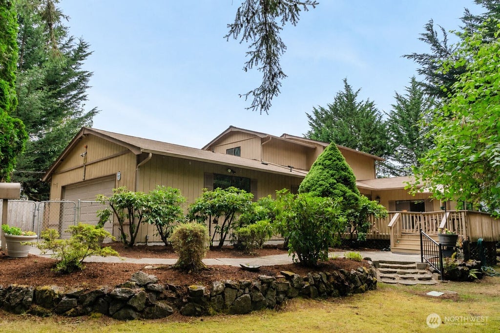 Photo of 9215 96th Street NW, Gig Harbor, WA 98332 (MLS # 2575819)