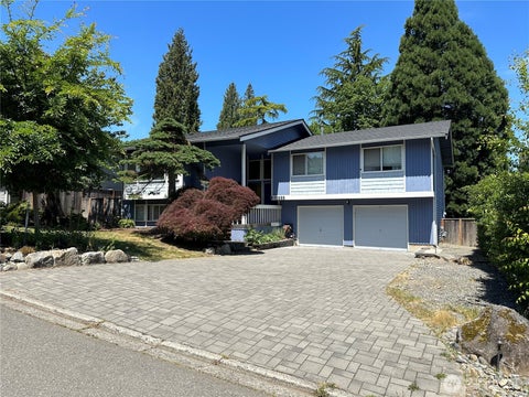 Photo of 12626 SE 76th Place, Newcastle, WA 98056 (MLS # 2571155)