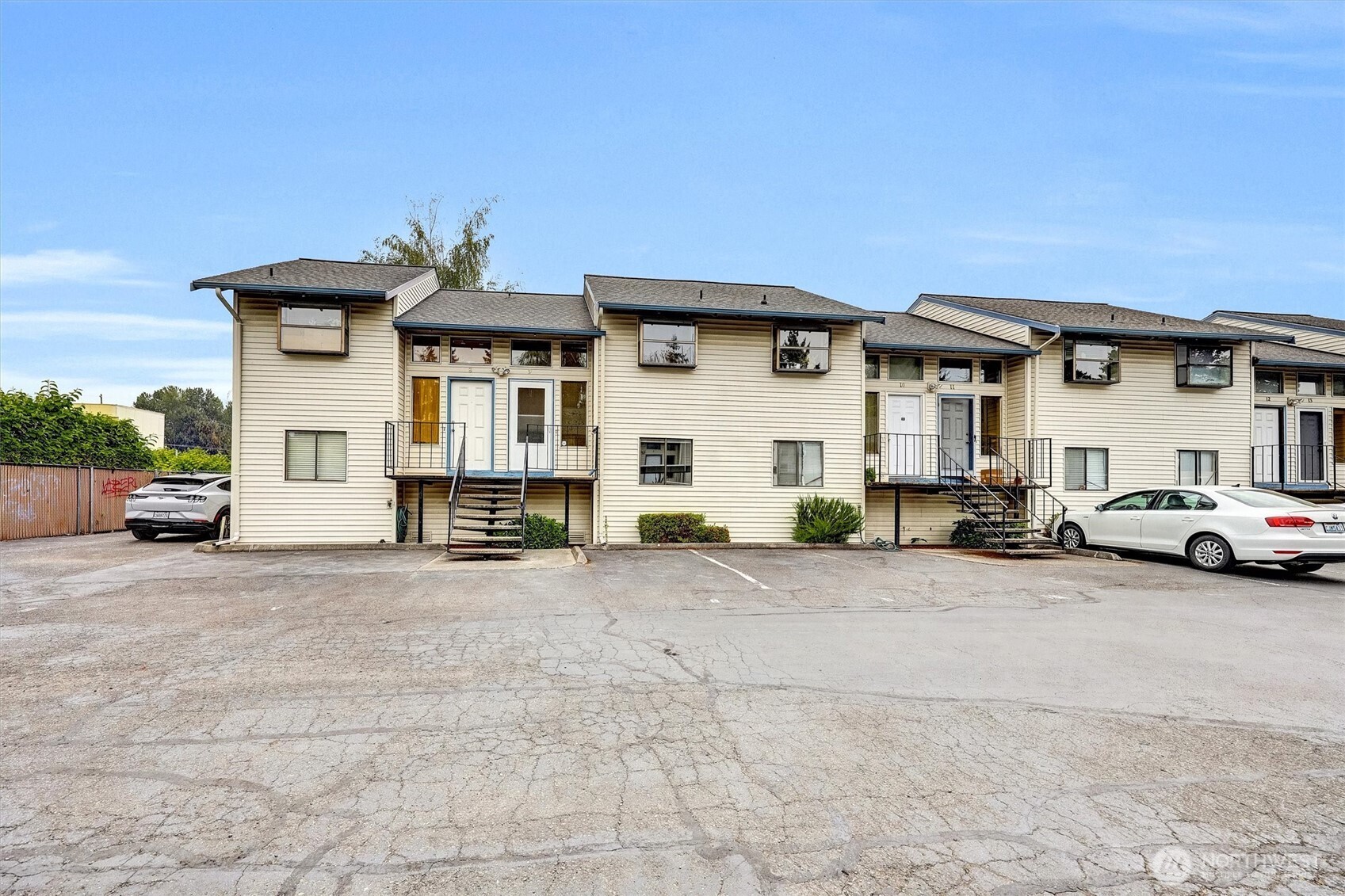 1313 W James Street 9