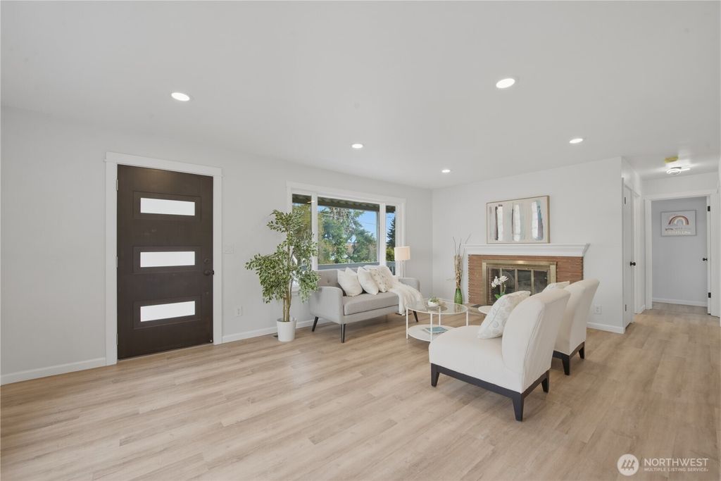 Photo of 14419 8th Avenue S, Burien, WA 98168 (MLS # 2499948)