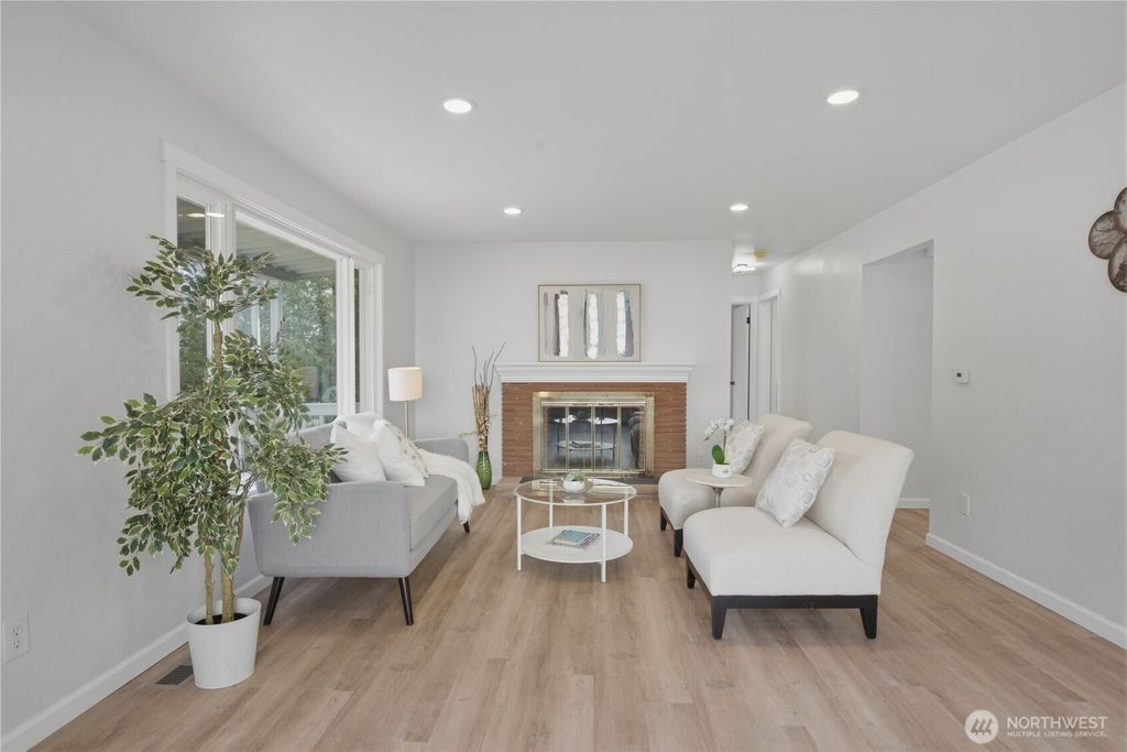 Photo of 14419 8th Avenue S, Burien, WA 98168 (MLS # 2499948)