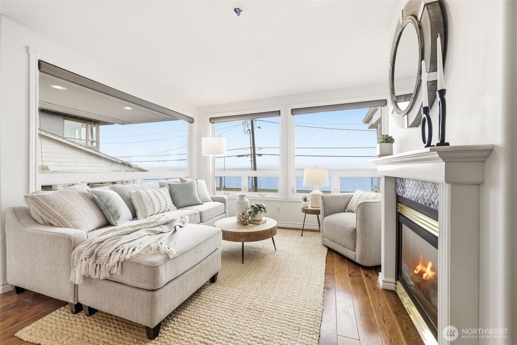 Photo of 1600 Alki Avenue SW #202, Seattle, WA 98116 (MLS # 2497814)