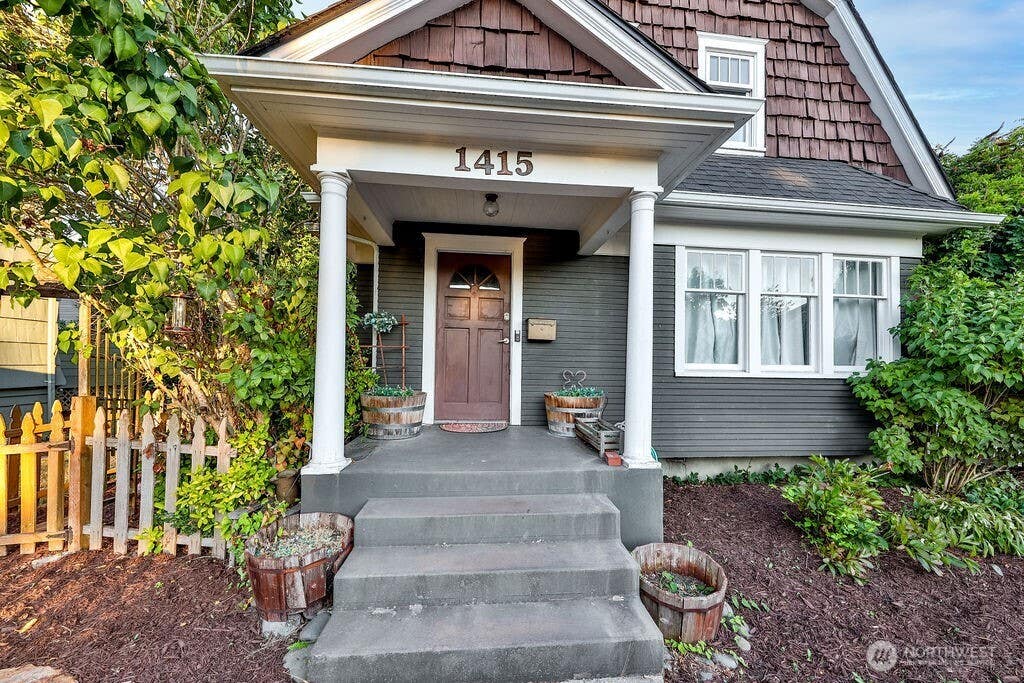 Photo of 1415 N Steele Street, Tacoma, WA 98406 (MLS # 2572885)