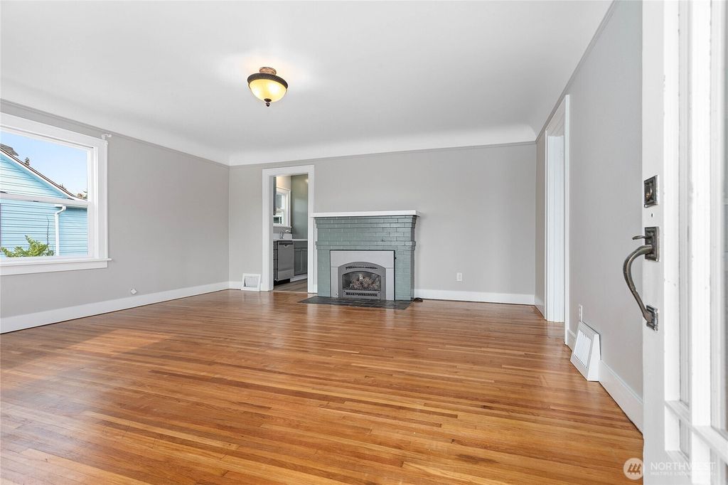 Photo of 605 Alabama Street, Bellingham, WA 98225 (MLS # 2491608)