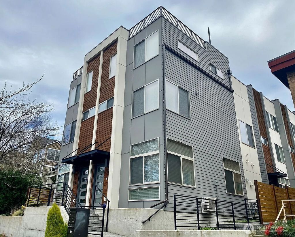 Photo of 1816 14th Avenue #A, Seattle, WA 98122 (MLS # 2485898)