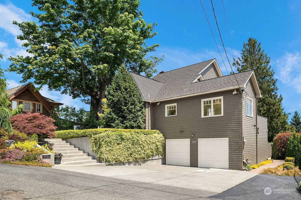 Photo of 11330 Lakeside Avenue NE, Seattle, WA 98125 (MLS # 2129400)