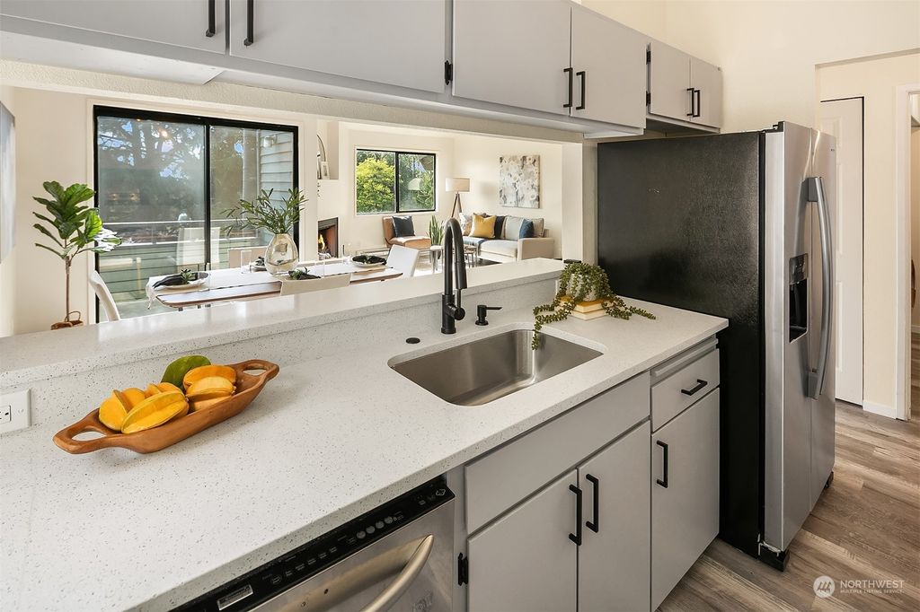 Photo of 7014 116th Avenue NE #D, Kirkland, WA 98033 (MLS # 2060448)