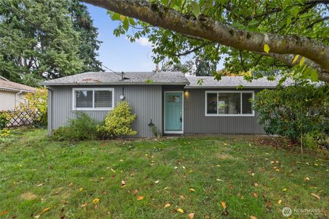 Photo of 30548 5th Avenue SW, Federal Way, WA 98023 (MLS # 2444777)