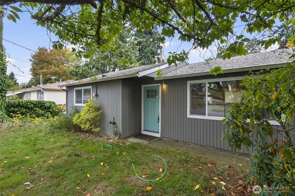 Photo of 30548 5th Avenue SW, Federal Way, WA 98023 (MLS # 2444777)