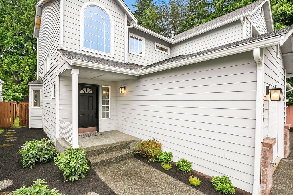Photo of 2450 Ferndale Place NE, Renton, WA 98056 (MLS # 2129700)