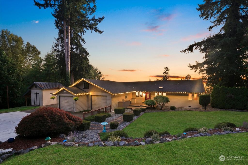 Photo of 27824 10th Avenue S, Des Moines, WA 98198 (MLS # 2168594)