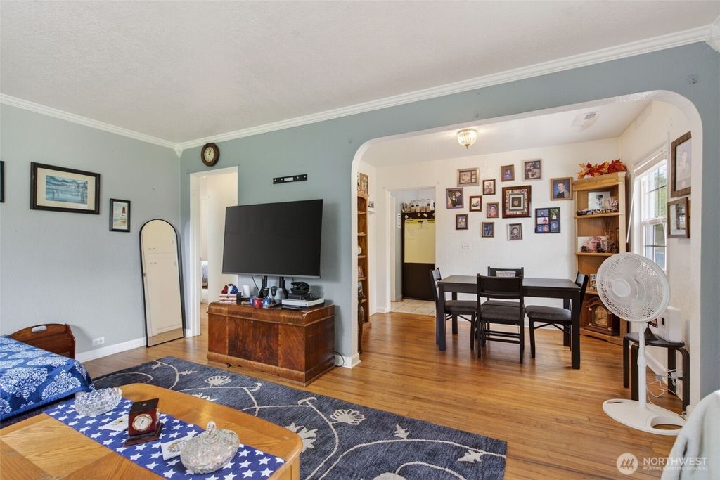 Photo of 102 Nelson Avenue, Kelso, WA 98626 (MLS # 2528559)