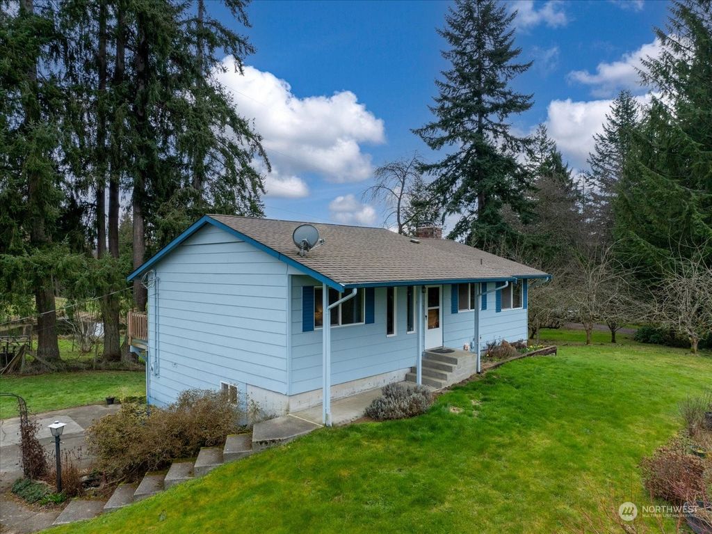 Photo of 1817 Ludwig Road, Snohomish, WA 98290 (MLS # 2207386)