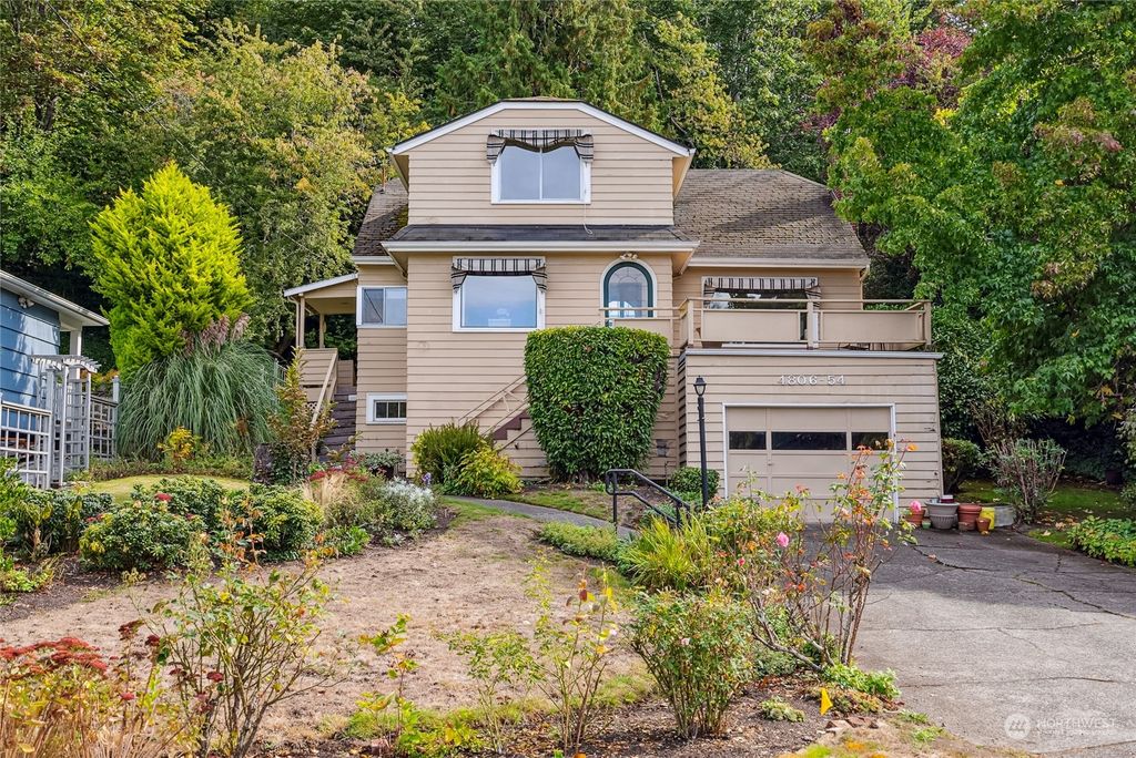 Photo of 4806 54th Avenue SW, Seattle, WA 98116 (MLS # 2294361)