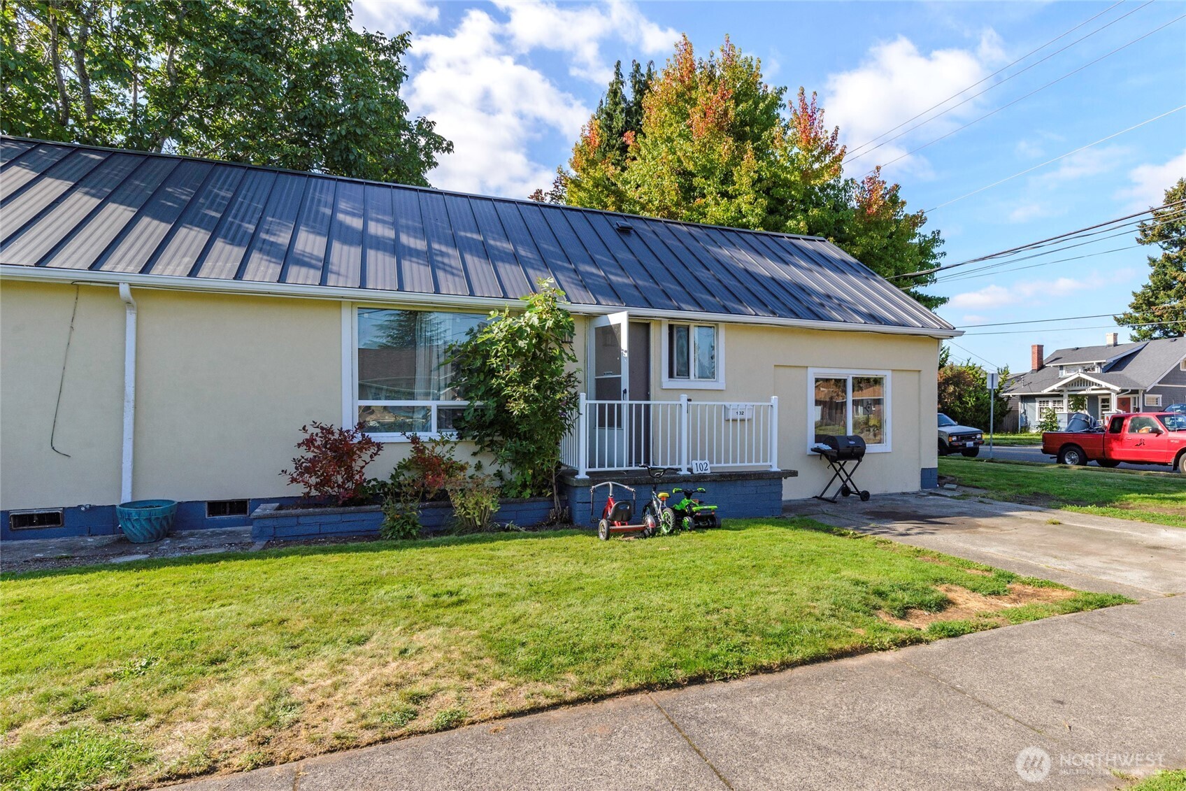 102 9th Street SW