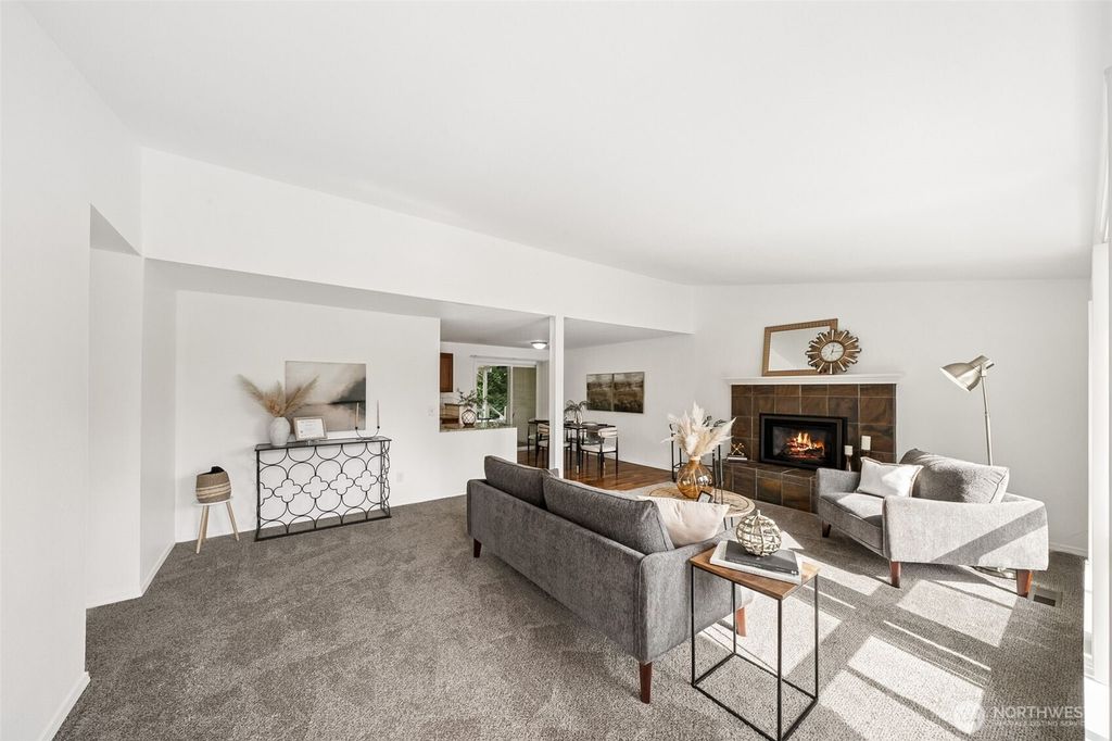 Photo of 35639 12th Avenue SW, Federal Way, WA 98023 (MLS # 2386514)