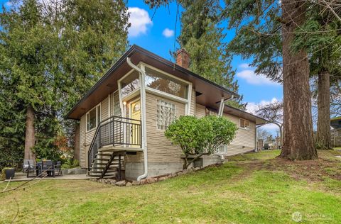 Photo of 8450 24th Avenue SW, Seattle, WA 98106 (MLS # 2466614)