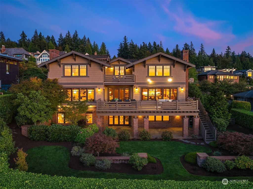 Photo of 3094 NE Harrison Street, Issaquah, WA 98029 (MLS # 2284537)