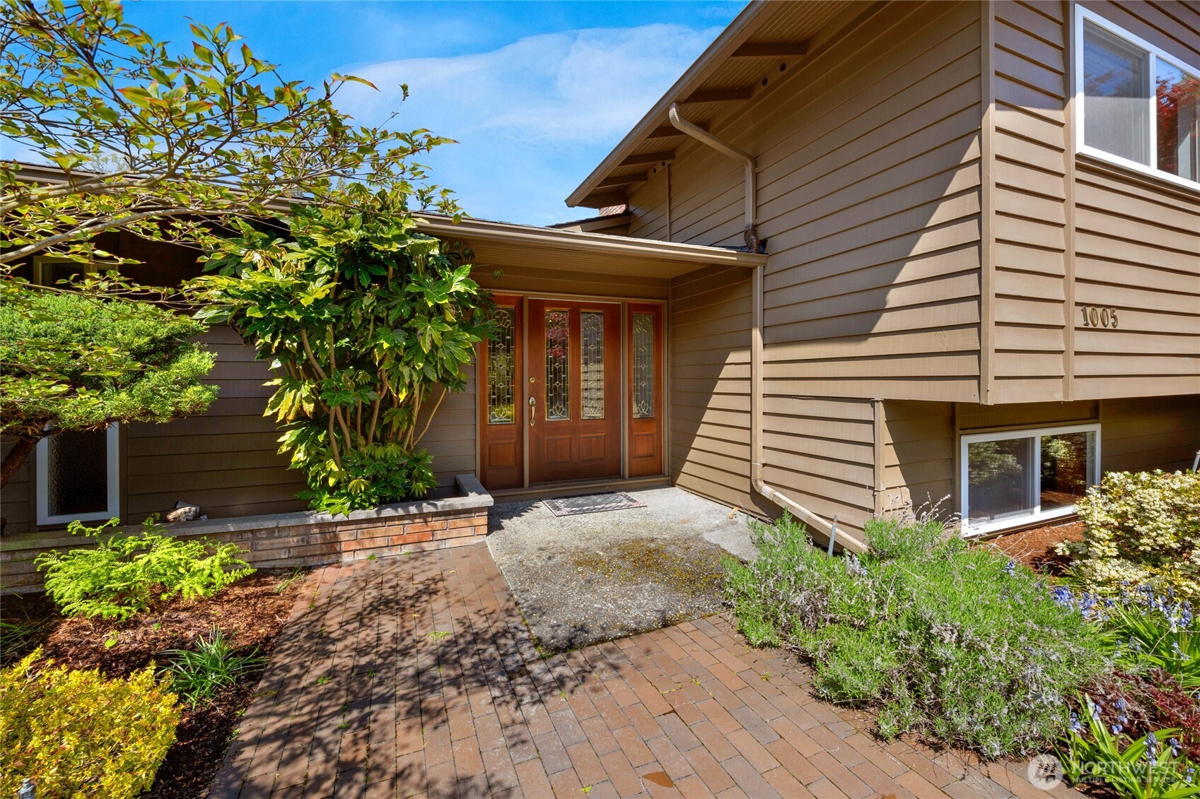 1005 Harborview Lane