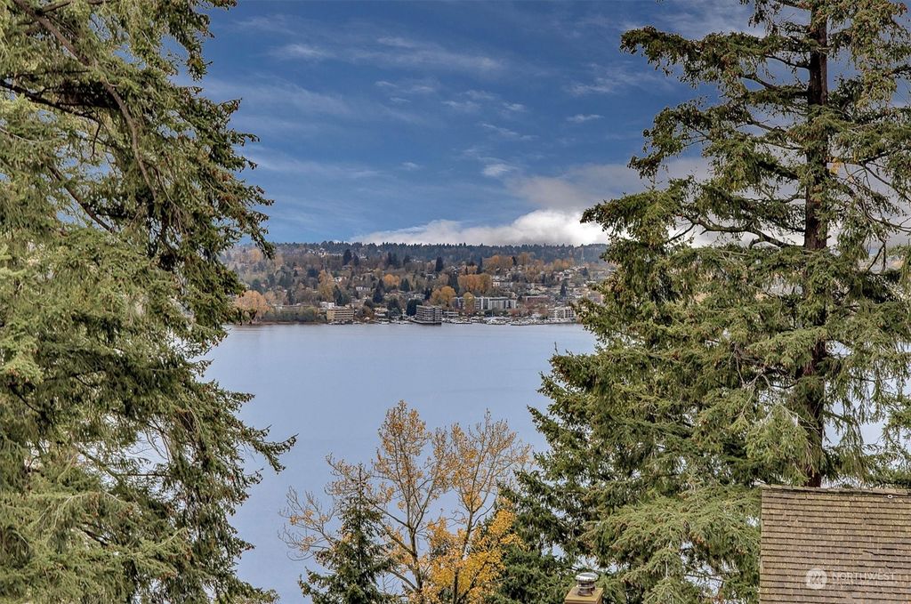 Photo of 7781 Westwood Lane, Mercer Island, WA 98040 (MLS # 2312339)