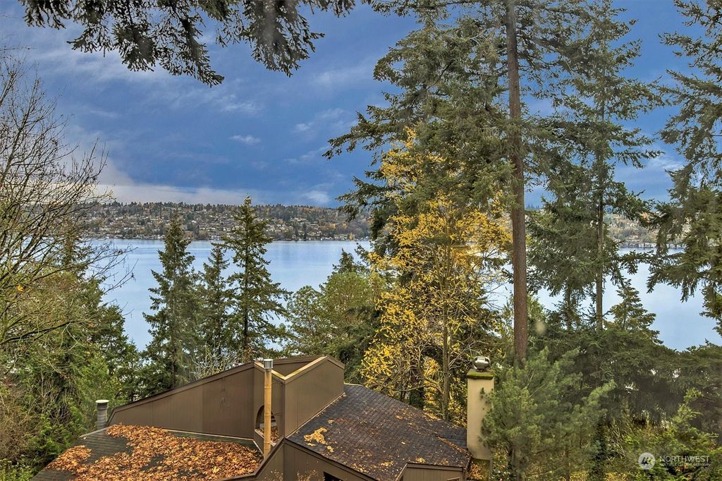 Photo of 7781 Westwood Lane, Mercer Island, WA 98040 (MLS # 2312339)