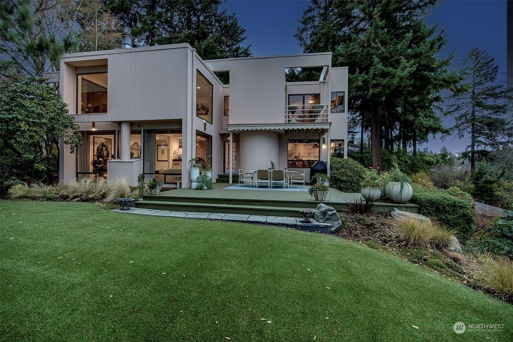 Photo of 7781 Westwood Lane, Mercer Island, WA 98040 (MLS # 2312339)