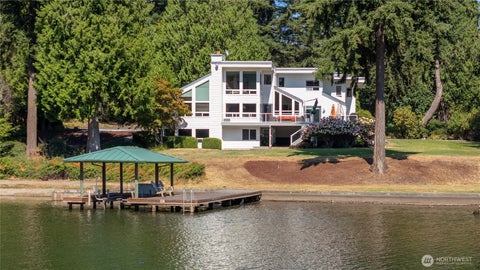 Photo of 21424 Snag Island Drive E, Lake Tapps, WA 98391 (MLS # 2568278)