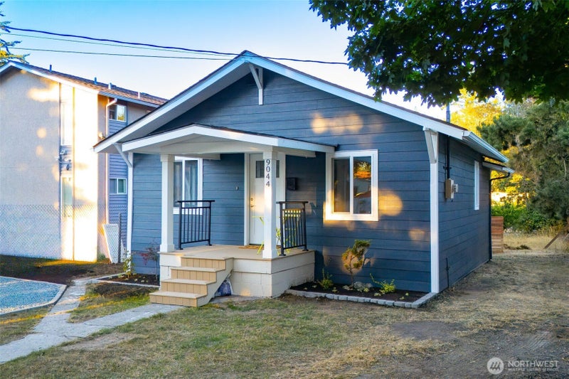 9044 9th Avenue SW