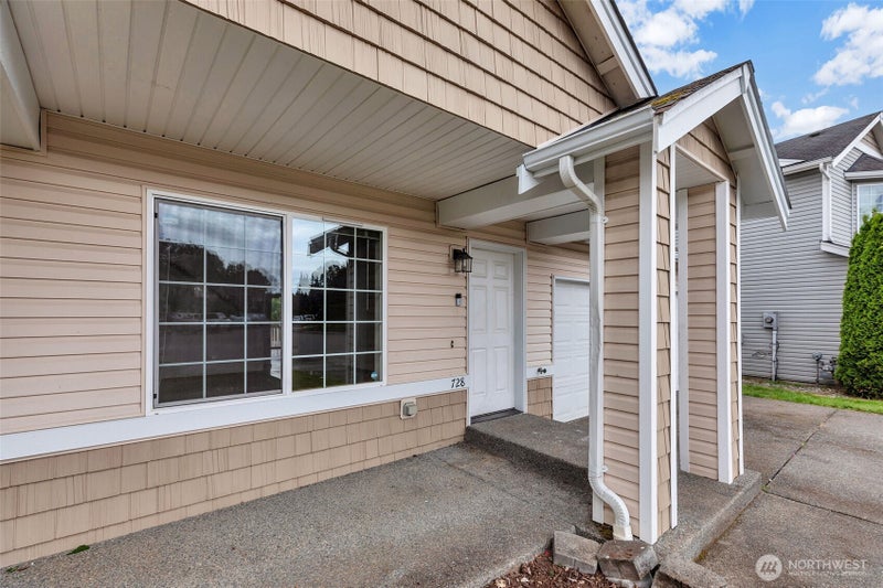 728 95th Court SE