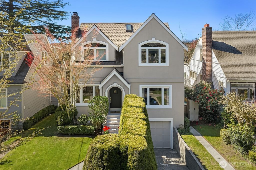 Photo of 4721 45th Avenue NE, Seattle, WA 98105 (MLS # 2520890)