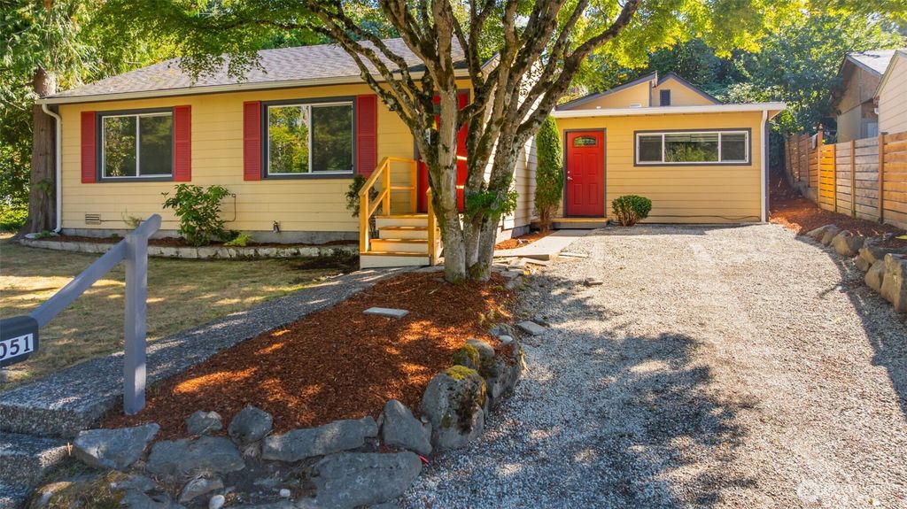 Photo of 7051 S 125th Street, Seattle, WA 98178 (MLS # 2480287)