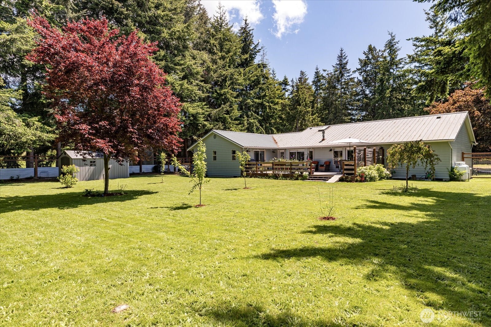 1043 NE Pennington Loop