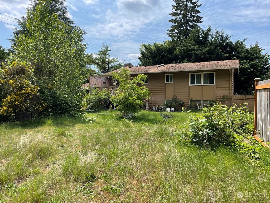 Photo of 5512 123rd Avenue SE, Bellevue, WA 98006 (MLS # 2071574)