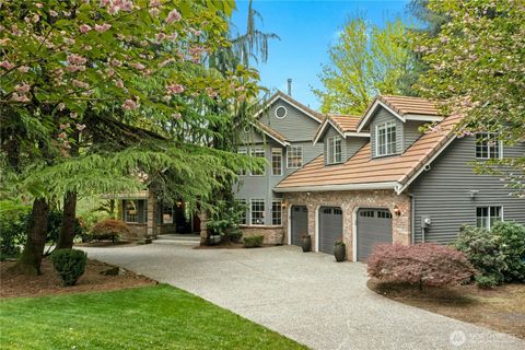 Photo of 14124 229th Drive SE, Issaquah, WA 98027 (MLS # 2514036)