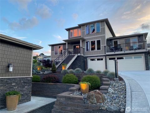 7940 Beach Drive E Port Orchard WA 98366