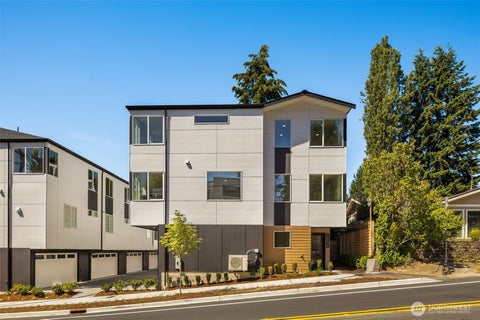 Photo of 18002 B 10th Avenue NE, Shoreline, WA 98155 (MLS # 2552373)
