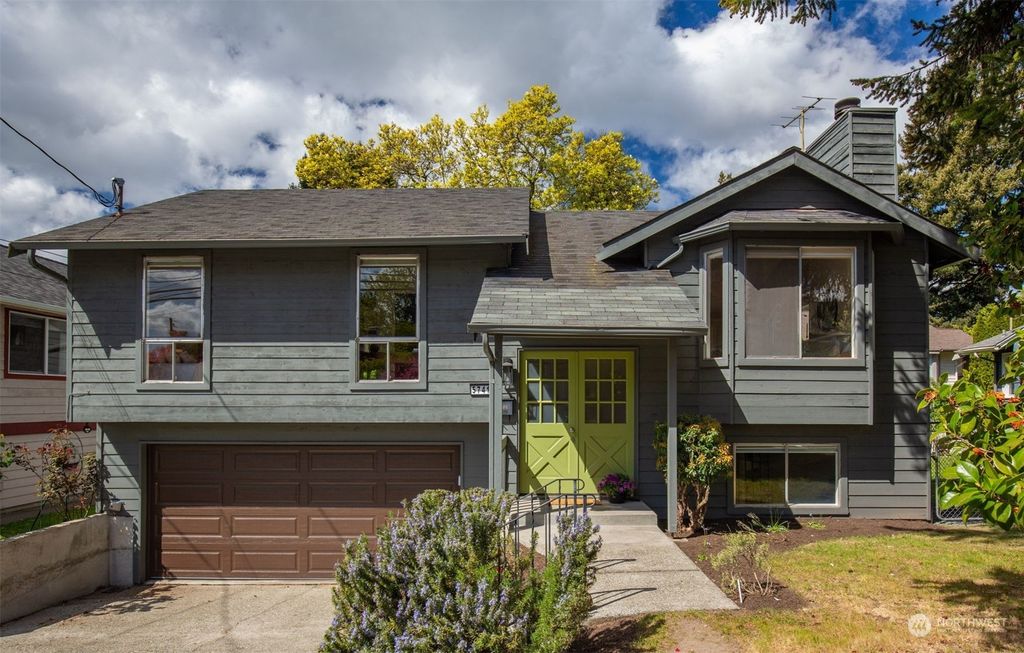 Photo of 5741 40th Avenue NE, Seattle, WA 98105 (MLS # 2224367)