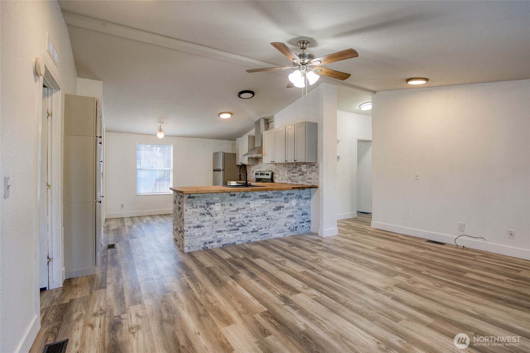 115 E Mohler