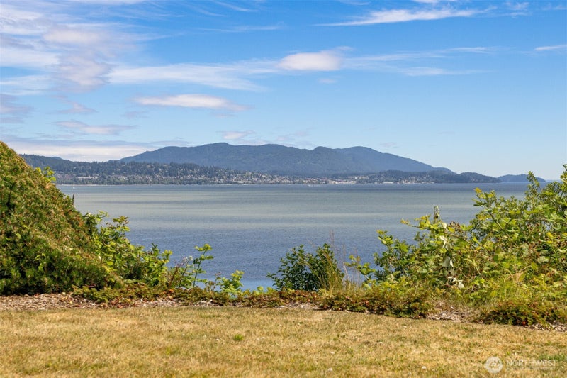 3919 Cliffside Drive