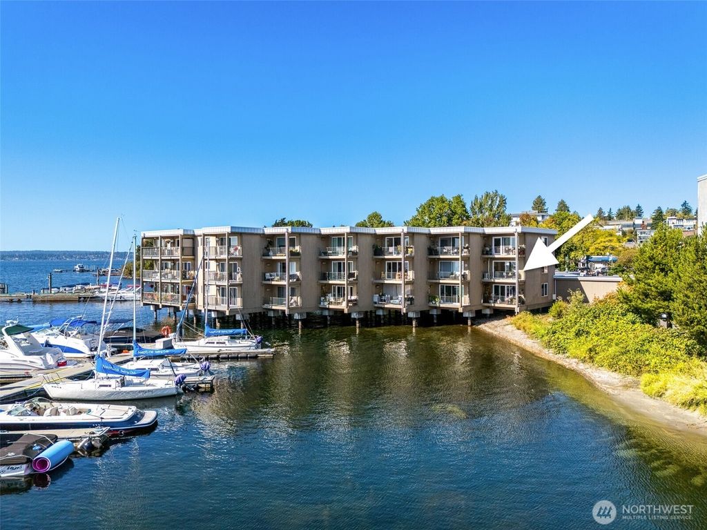 Photo of 65 Kirkland Avenue #201, Kirkland, WA 98033 (MLS # 2436067)
