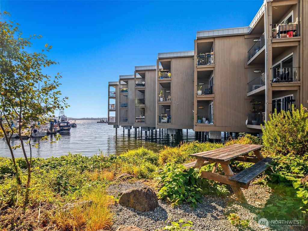 Photo of 65 Kirkland Avenue #201, Kirkland, WA 98033 (MLS # 2436067)