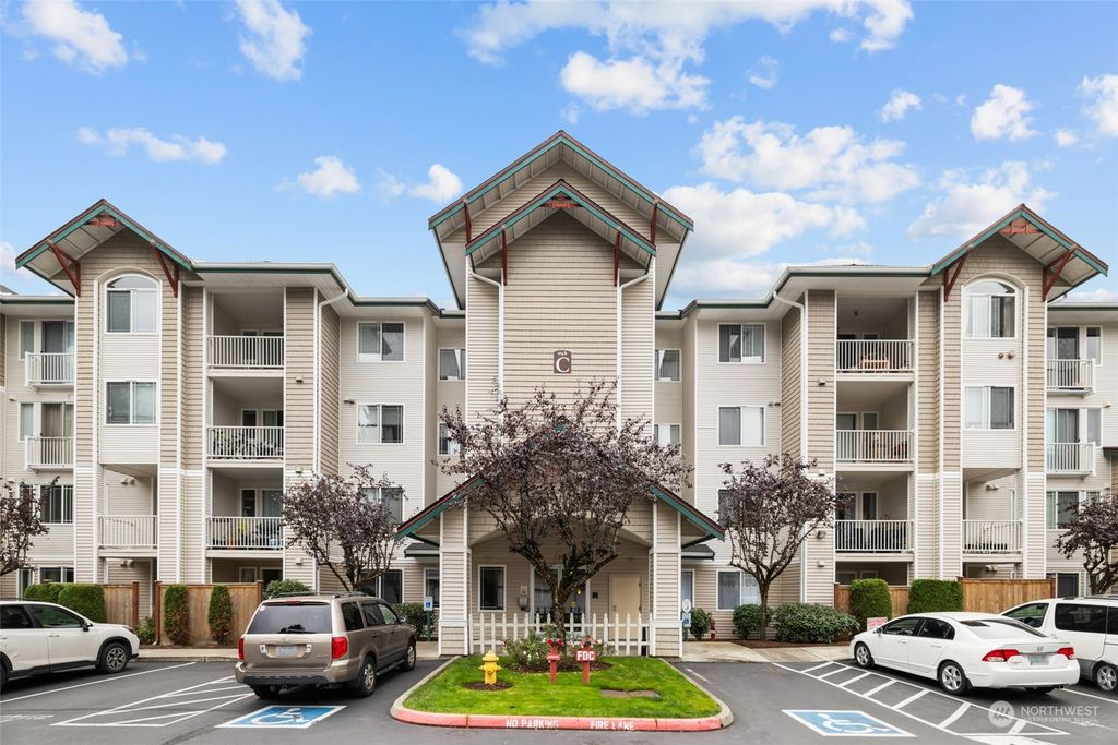 Photo of 13301 SE 79th Place #C206, Newcastle, WA 98059 (MLS # 2301454)