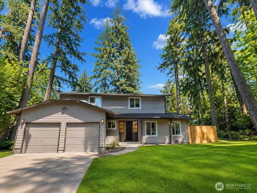 Photo of 8430 SE 45th Street, Mercer Island, WA 98040 (MLS # 2567417)