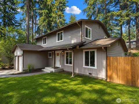 Photo of 8430 SE 45th Street, Mercer Island, WA 98040 (MLS # 2567417)