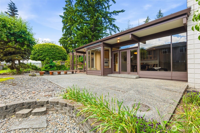 2406 Emerald Drive